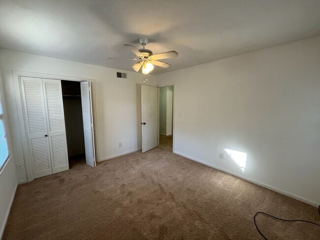 Building Photo - Charming Home In Columbus, GA Off Of Reese Road!