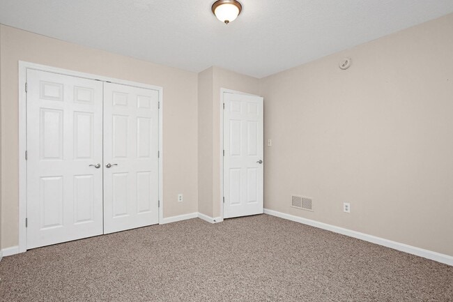 Building Photo - 707 Princeton Dr