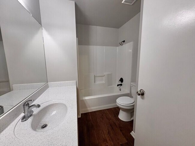 Building Photo - Available Now! Charming and Contemporary 3...