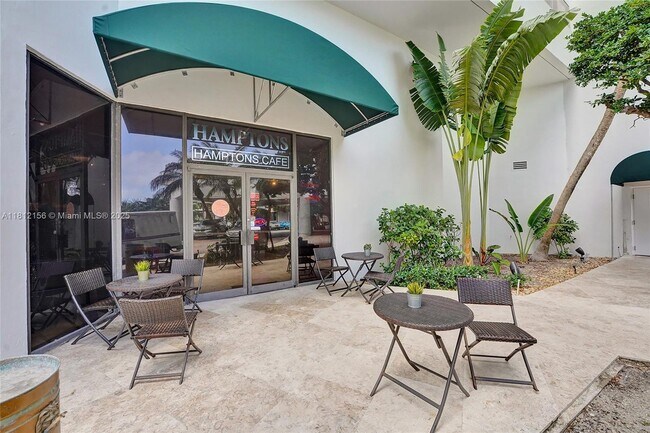 Building Photo - 20281 E Country Club Dr