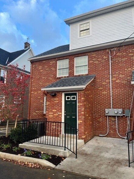 Rear Entrance from Parking - 516 Chestnut St