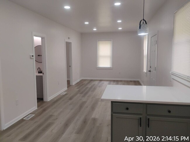 Building Photo - 6015 Hosmer Ave