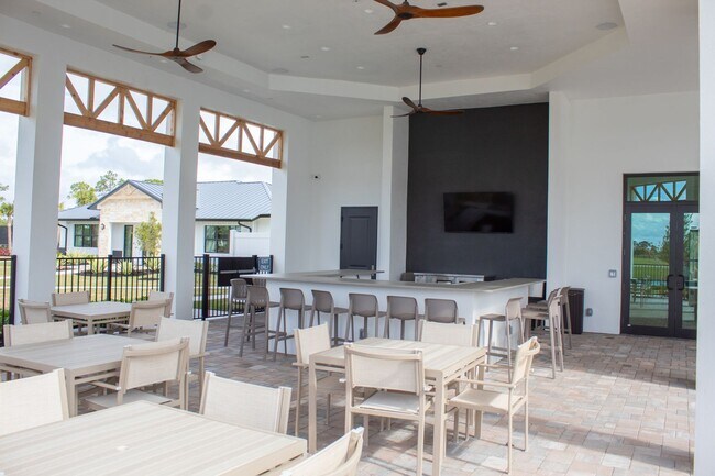 Building Photo - 2322 Antarus Dr NW