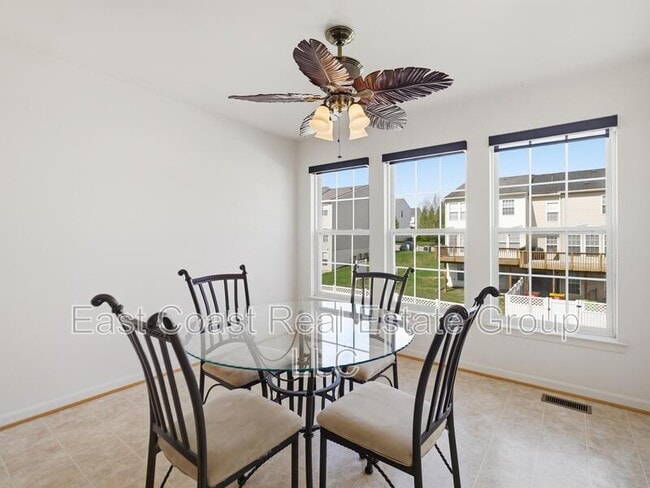 Building Photo - 1247 Mare St