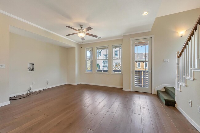 Building Photo - WOW! GREAT HOME! Mountain View!