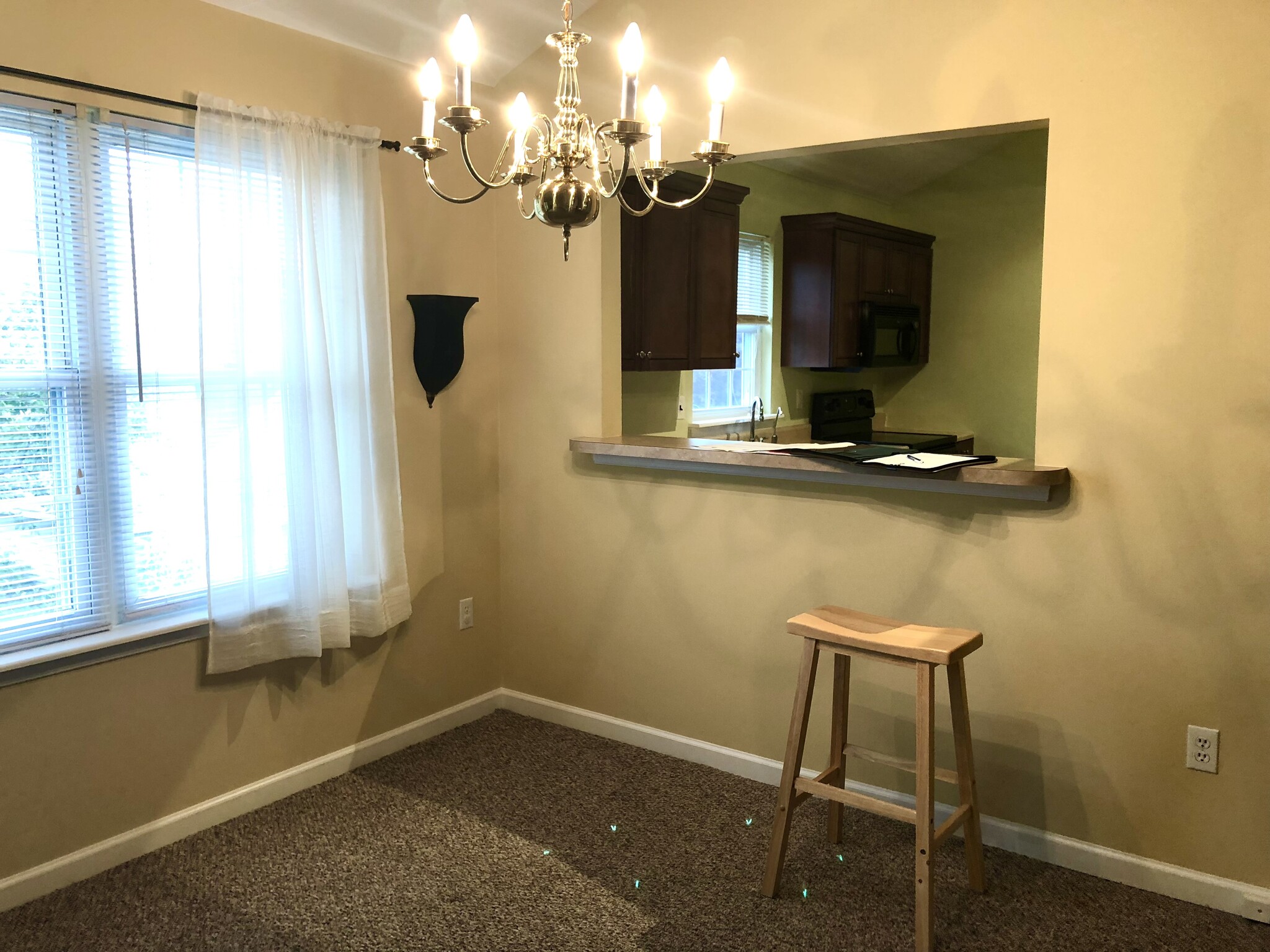 Dining Area - 141 Primrose Ln