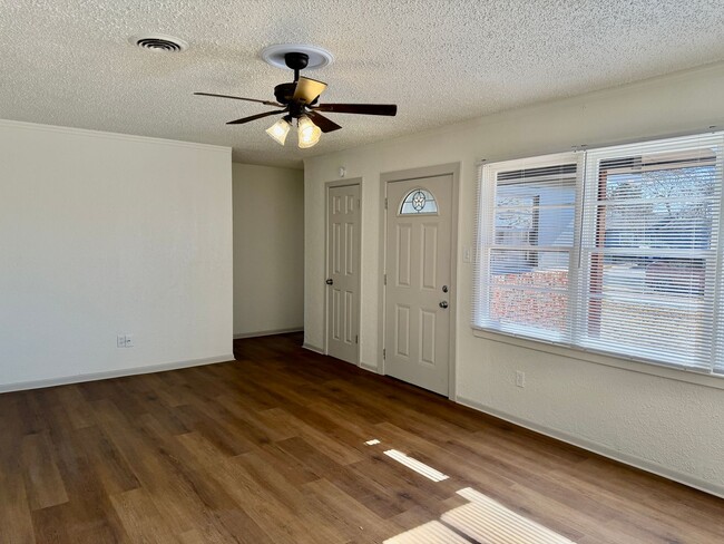 Building Photo - Fully Remodeled 4 Bedroom / 3 Bath Home with Two Primary Suites!