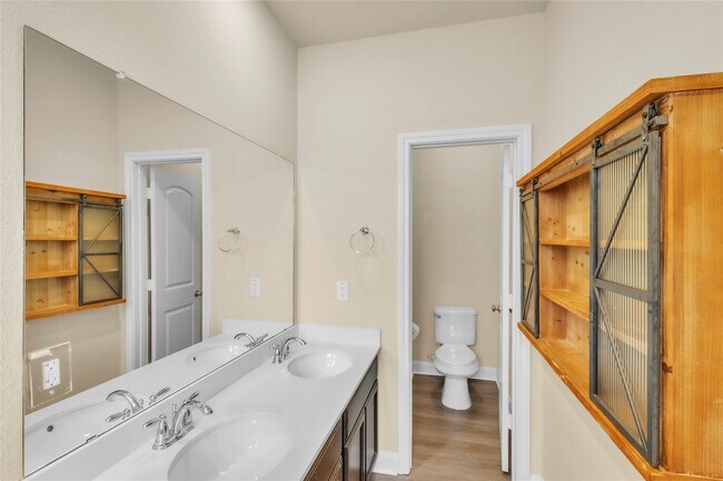 Building Photo - 4819 Eagles Glen Dr