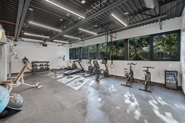 Building Photo - 3156 SW 27th Ave