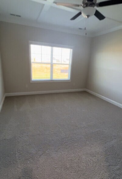 Building Photo - 6531 Knob Creek Dr