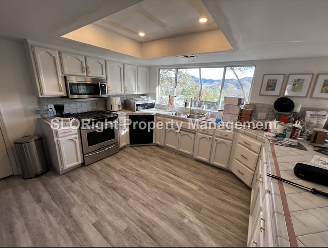 Building Photo - AVAILABLE AUGUST- Recently Updated Home on Lake Nacimiento - 3 Bed / 2 Bath