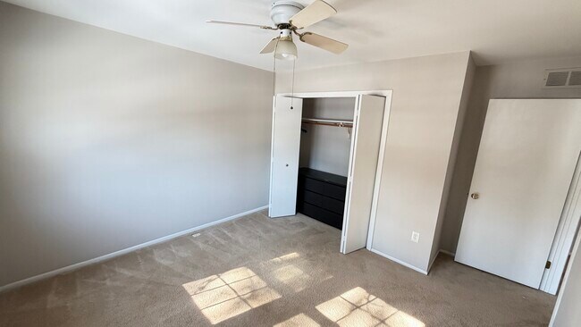 Building Photo - 325 Charred Oak Ct