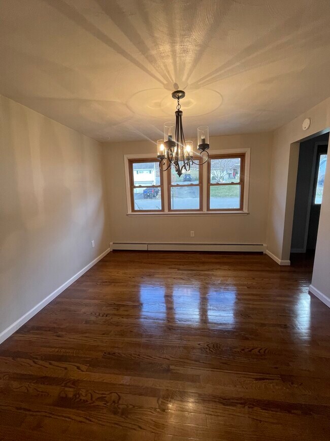 Building Photo - 1009 Beechwood Ln