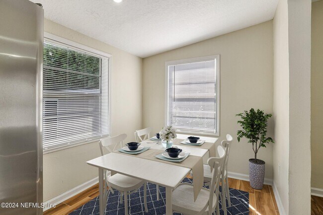 Building Photo - 4917 Dundee Rd