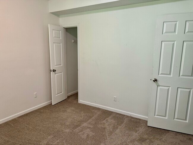 Third bedroom Terrace level - 4907 Sycamore Pl