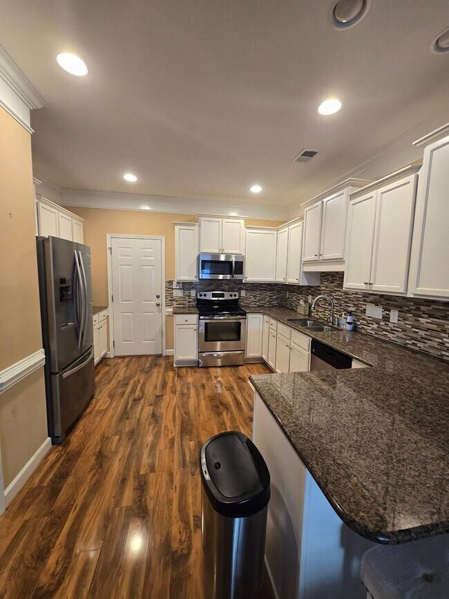 Building Photo - 5114 Chapel Ln