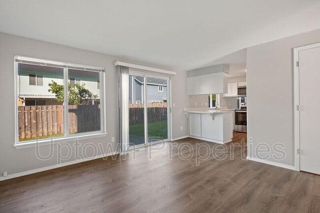 Building Photo - 978 SW 208th Pl