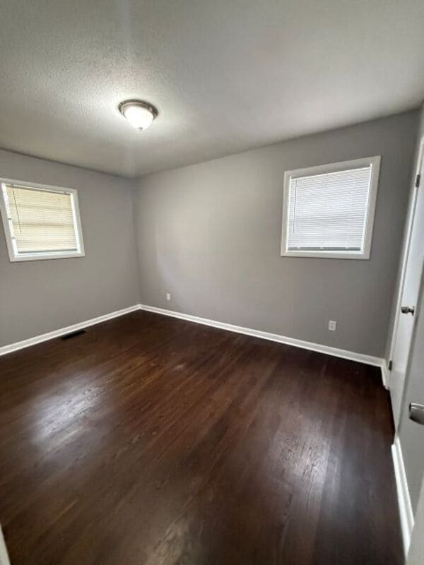 Building Photo - 3419 Grassfort Dr SW