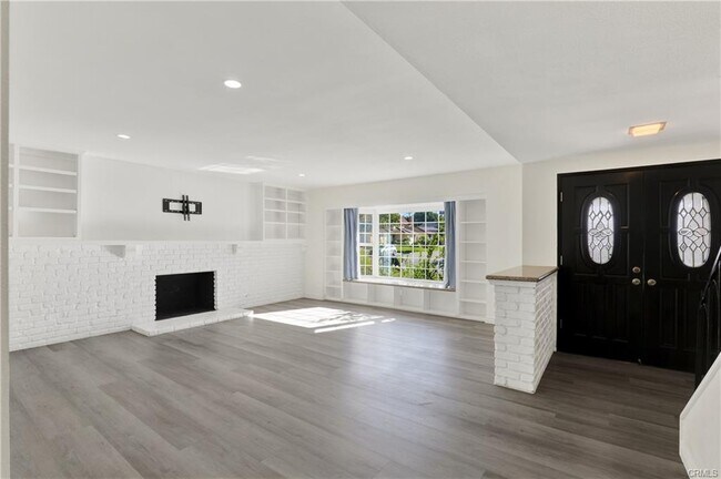 Building Photo - 23561 Duryea Dr