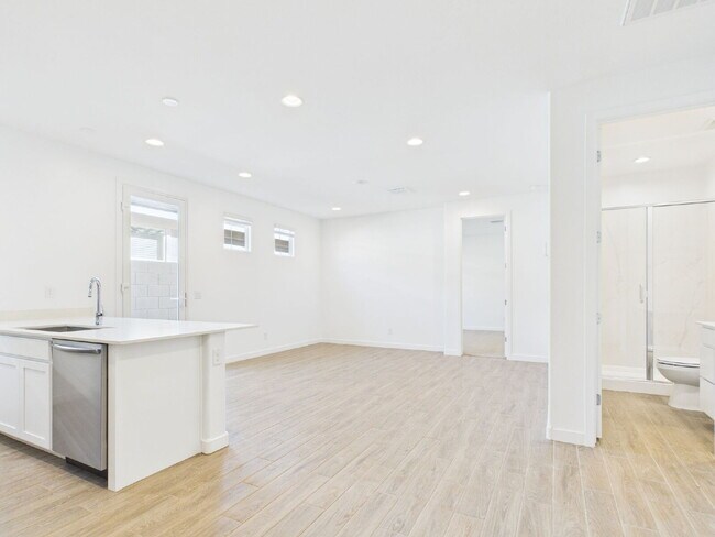 Building Photo - Brand new home with Casita