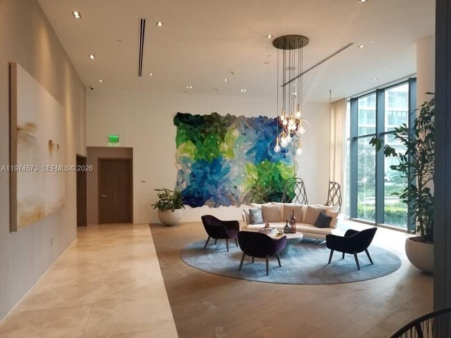 Building Photo - 650 NE 32nd St