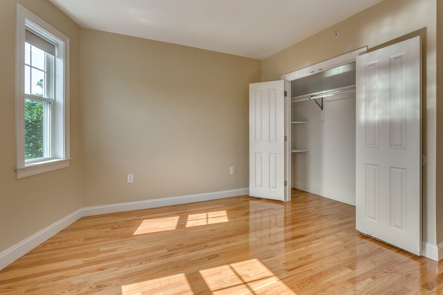 Building Photo - 249 Washington St