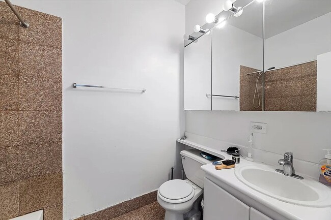 Building Photo - 220 Sullivan St