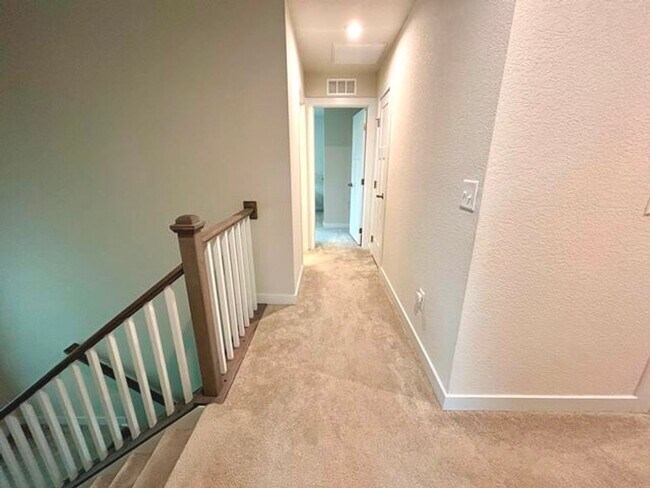 Building Photo - Beautiful Home in Moyock Subdivision - Min...