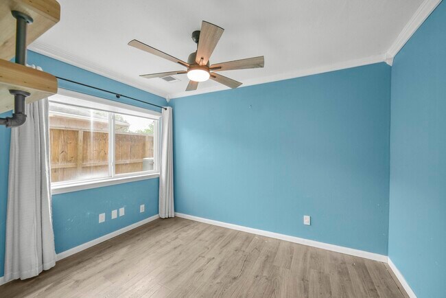 Building Photo - 12111 Whittington Dr