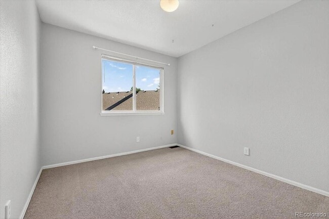 Building Photo - 10203 Vine Ct