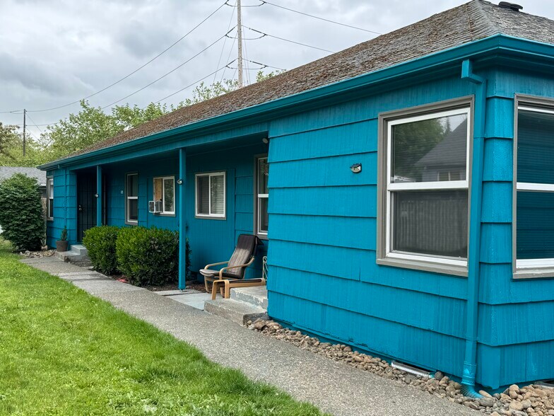 Building Photo - 2560 SE 136