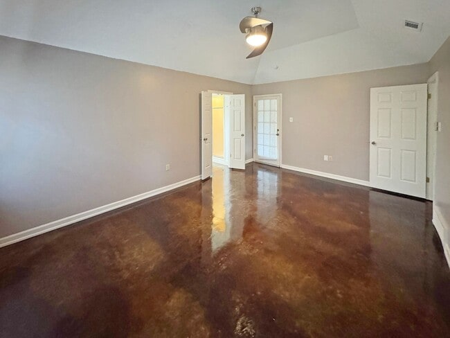 Building Photo - Spacious 3 bedroom 2 bath in Cordova