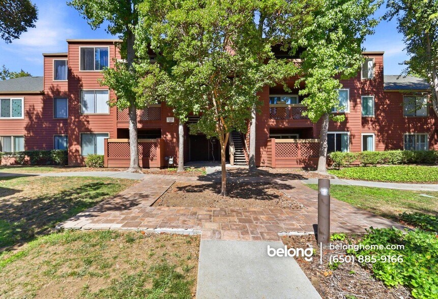 Building Photo - 894 Catkin Ct