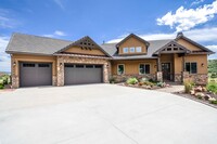 Building Photo - Beautiful Home in Forest Lakes