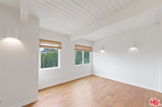 Building Photo - 1042 Olancha Dr