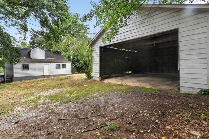 Building Photo - 2728 Winburn Terrace
