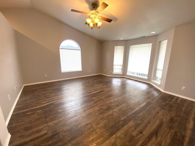 Building Photo - 1414 Pheasant Way