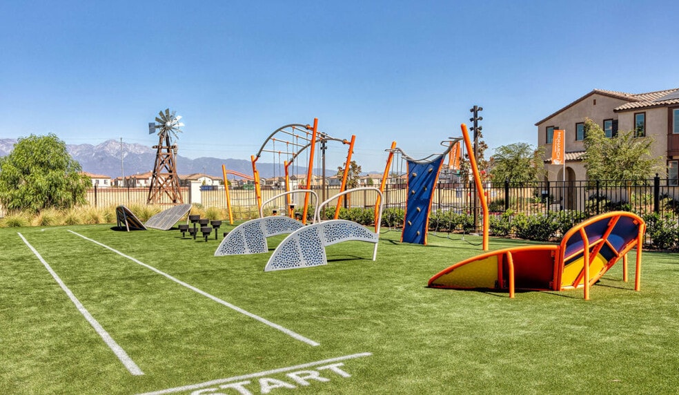 Free obstacle course! - 7566 Channel View St