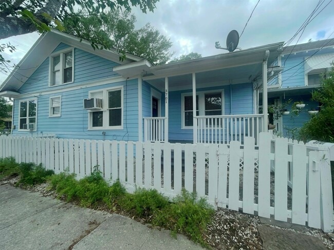 Building Photo - 3701 Bradley St