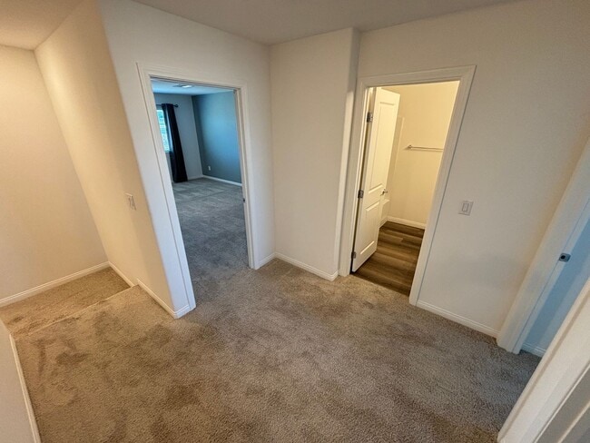 Building Photo - Beautiful 3Bed/3Bath Townhome located in Enterprise/Southern Highlands–Southwest Henderson border...