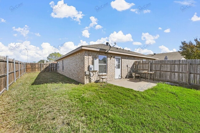 Building Photo - 10275 Aurora Dr