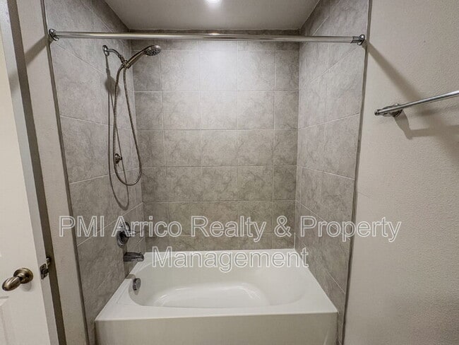 Building Photo - 2144 Laceflower Dr