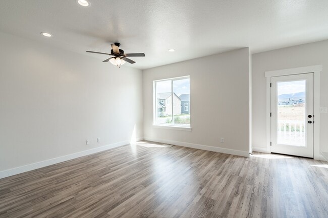 Building Photo - 4016 Big Horn Dr