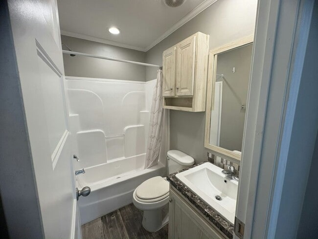 Building Photo - 483 Autumn Trail