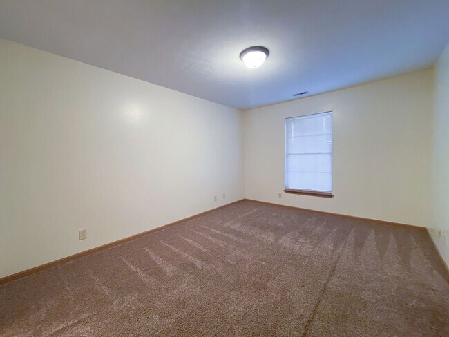 Building Photo - 3867-3871 Ledyard Street