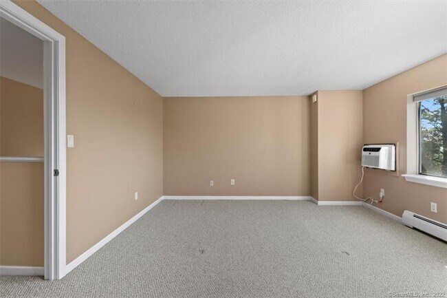 Building Photo - 675 Townsend Ave