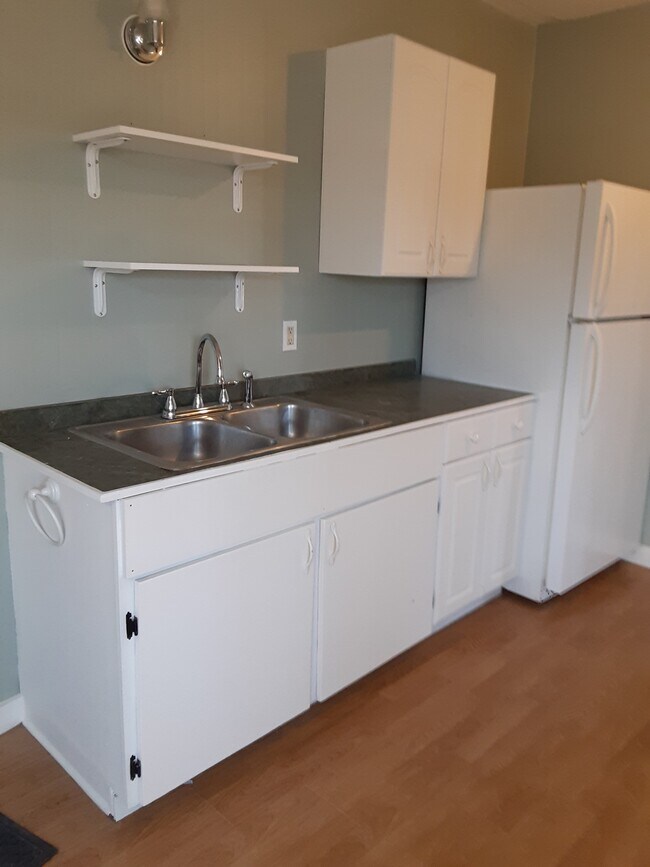 Building Photo - 9 Halifax St