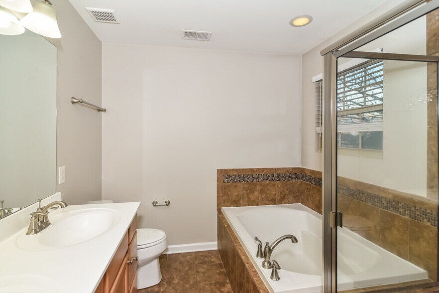 Building Photo - 4249 Sandstone Dr