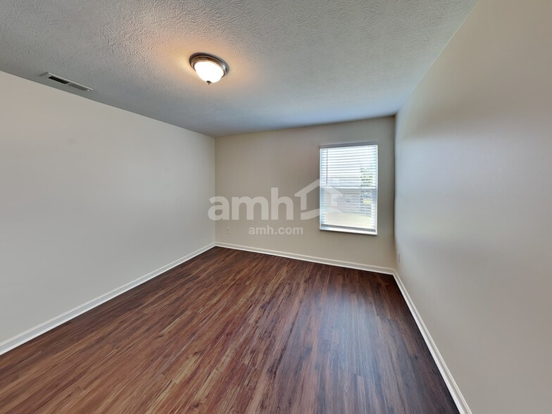 Building Photo - 524 Corbel Dr