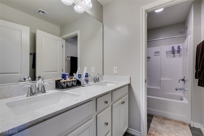 Building Photo - 172 Petaluma Valley Dr